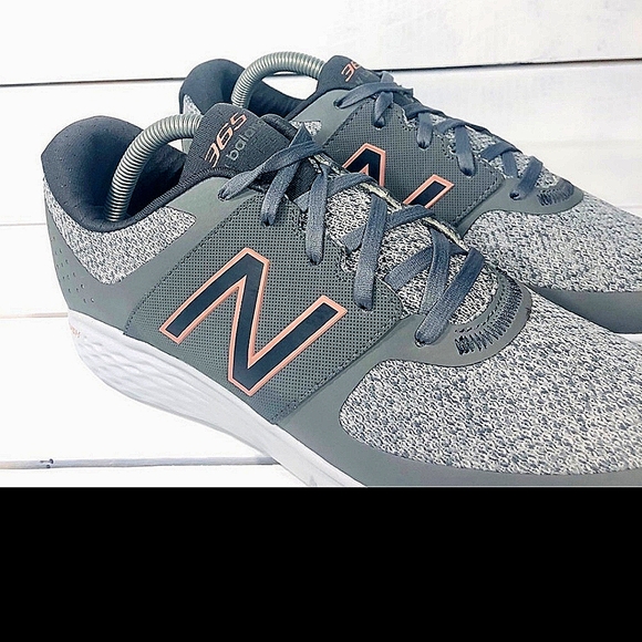 NWOT New Balance - Picture 7 of 8